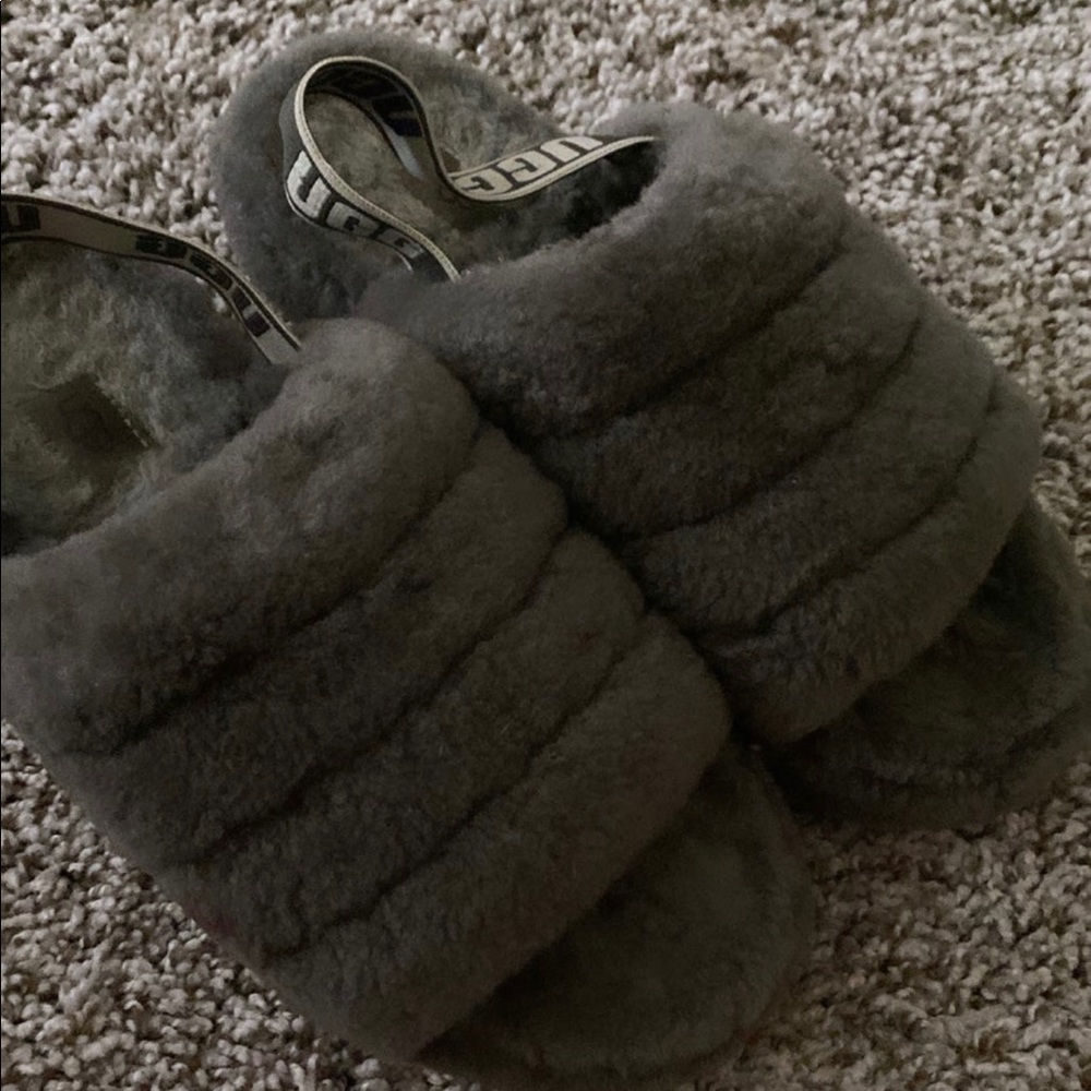 Women’s Ugg Australia slippers in grey, size 7